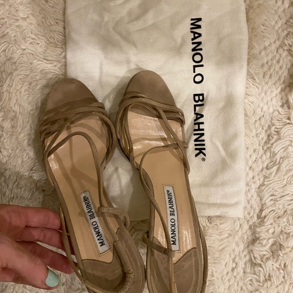Authentic Manolo Blahnik tan suede strappy heeled sandal size 36.5 / 6.5 US - Picture 6 of 9